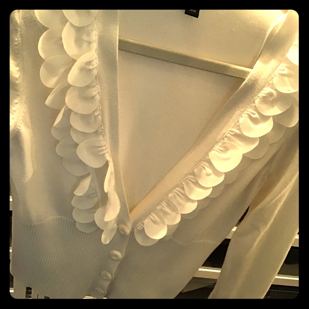CARDIGAN RUFFLED TOP